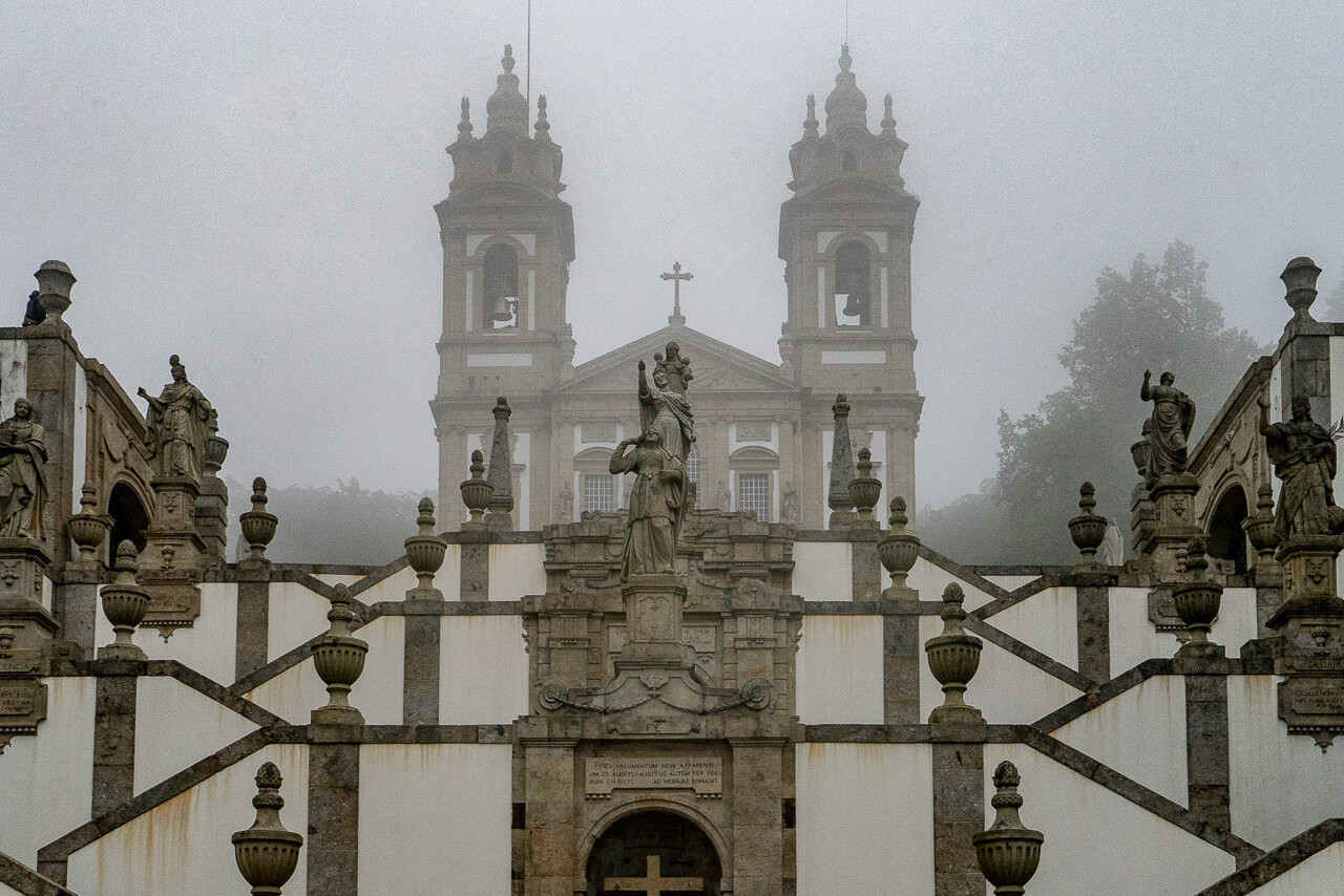 De foto's zijn gemaakt in Portugal waar ik in en om kerken fotografeerde